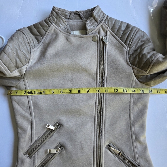 Stylish H&M Faux Leather Tan Women's Jacket - Picture 6 of 10